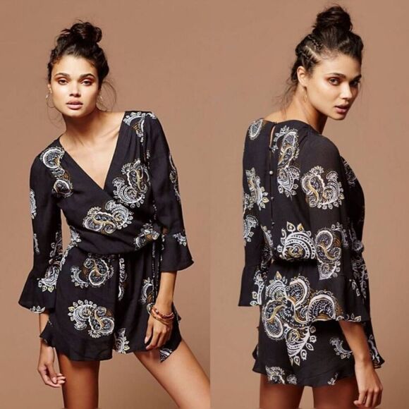 Free People All The Right Ruffles Paisley Romper NWOT Size Small - Picture 1 of 12